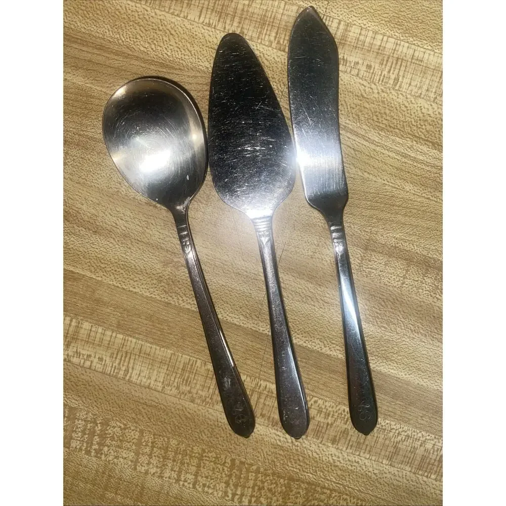 Oneida Community Silver Plate Flatware BERKLEY SQUARE 98 Pieces Wood Box
